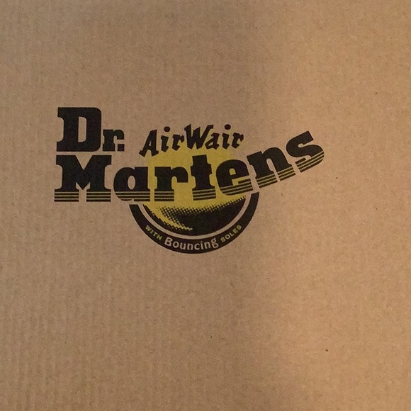 DR. MARTENS BLACK AND PINK ARCADIA - Picture 9 of 11